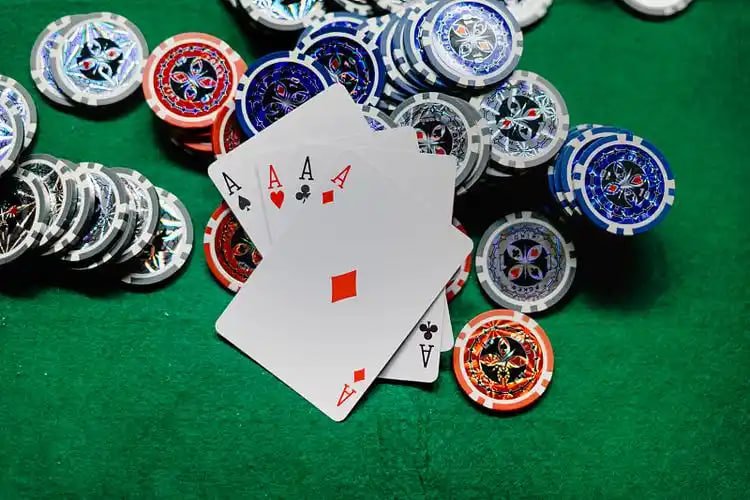 Kategori permainan di fun77bet termasuk slot, live casino, dan sportsbook
