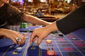 Antarmuka live casino fun77bet dengan tabel dealer langsung